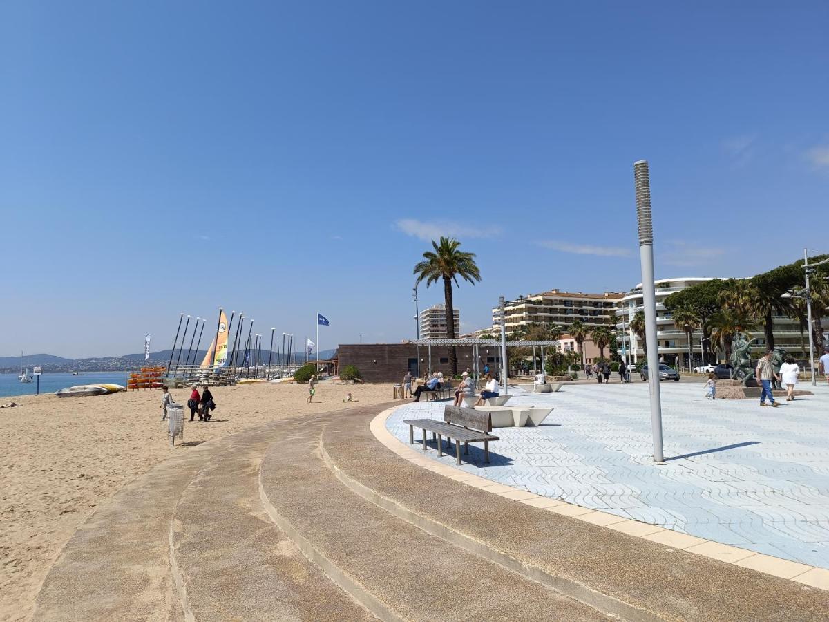 Appartement A 50 Metres De La Plage Fréjus Eksteriør billede